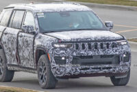 2023 Jeep Grand Cherokee Pictures